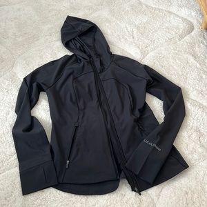 Lululemon black womens rain jacket, size 6